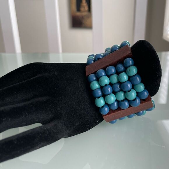 Island Soul Bracelet - Picture 2 of 4